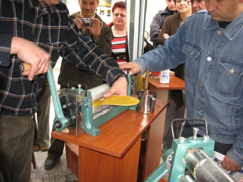 Datei:--DateiI-Datei.Link Detlef ImkerlexikonMG 3088 (3).jpg